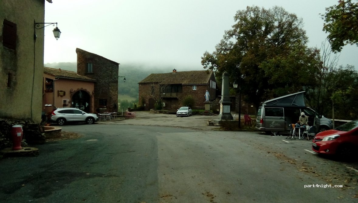 (12370) Combret - Rue de l'Adrech — foto 2