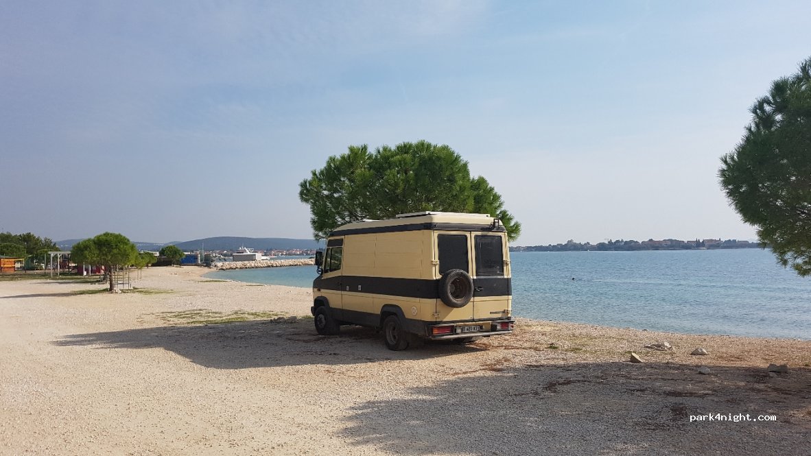(23205) Bibinje - 53 Obala kraljice Jelene — foto