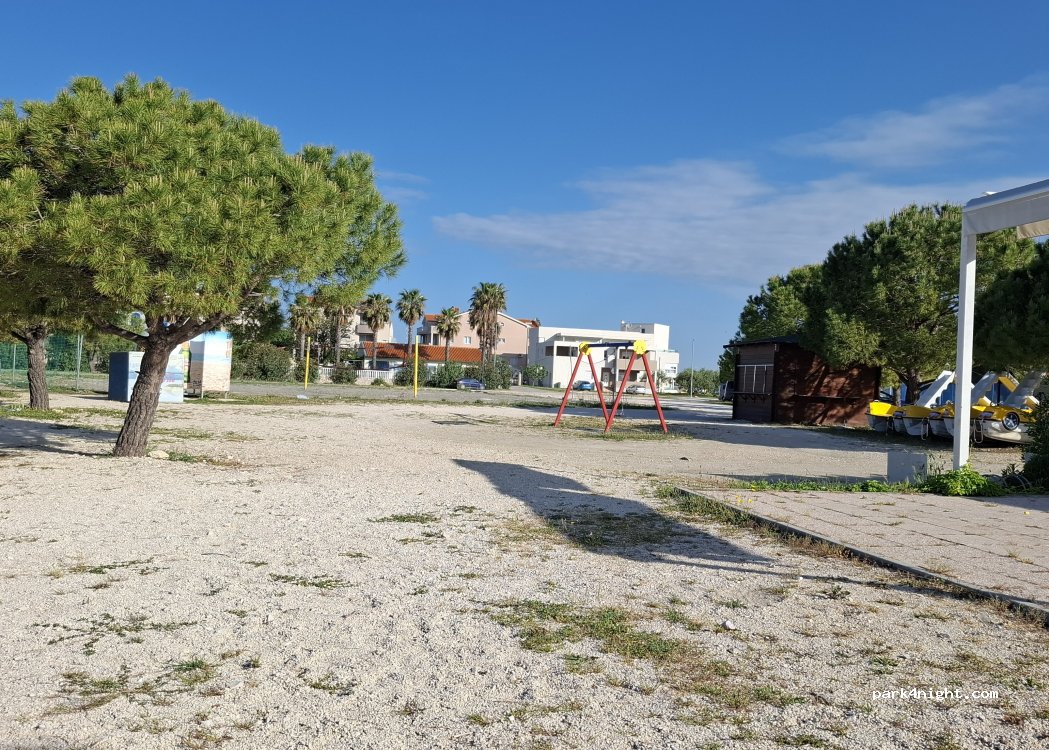 (23205) Bibinje - 53 Obala kraljice Jelene — foto 4