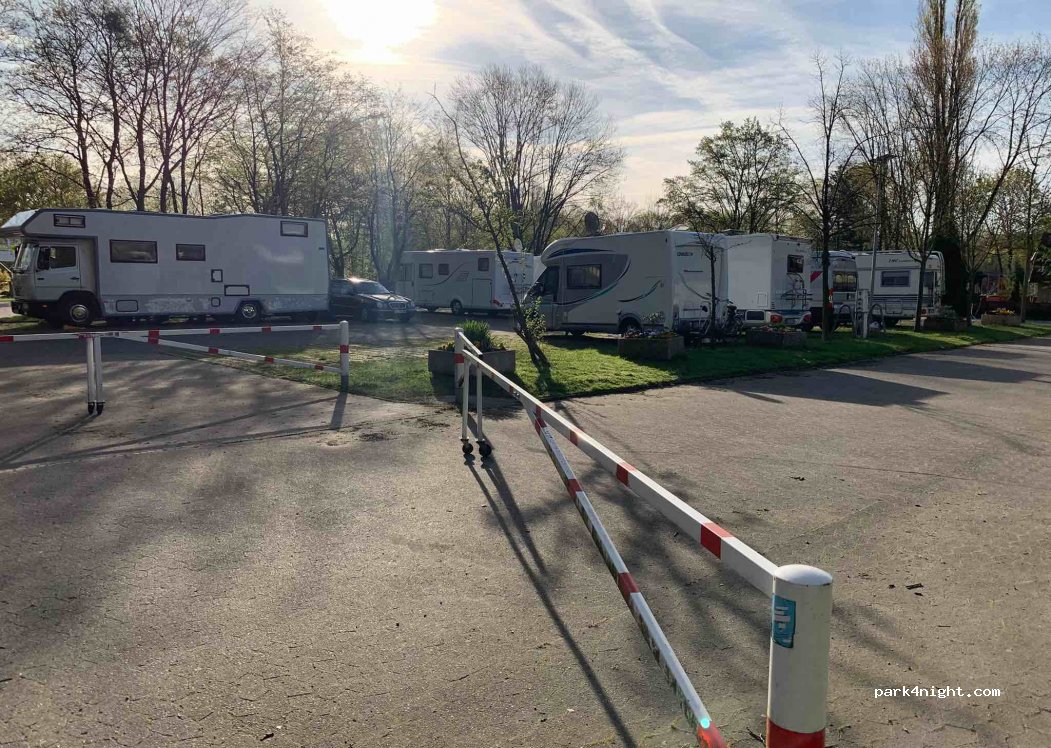 Wohnmobil- Stellplatz im Revierpark Nienhausen — foto 2