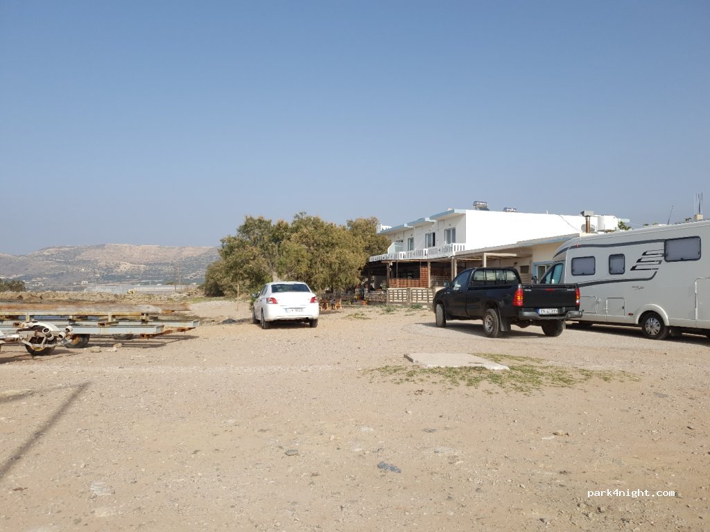 (734 00) Limeniskos - Unnamed Road — foto