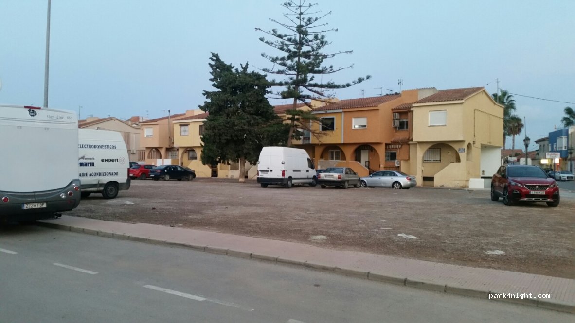 (30710) Los Alcázares - 38 Avenida Trece de Octubre — foto