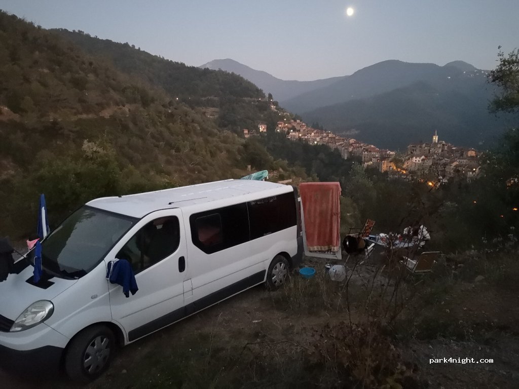 (18035) Apricale - — foto