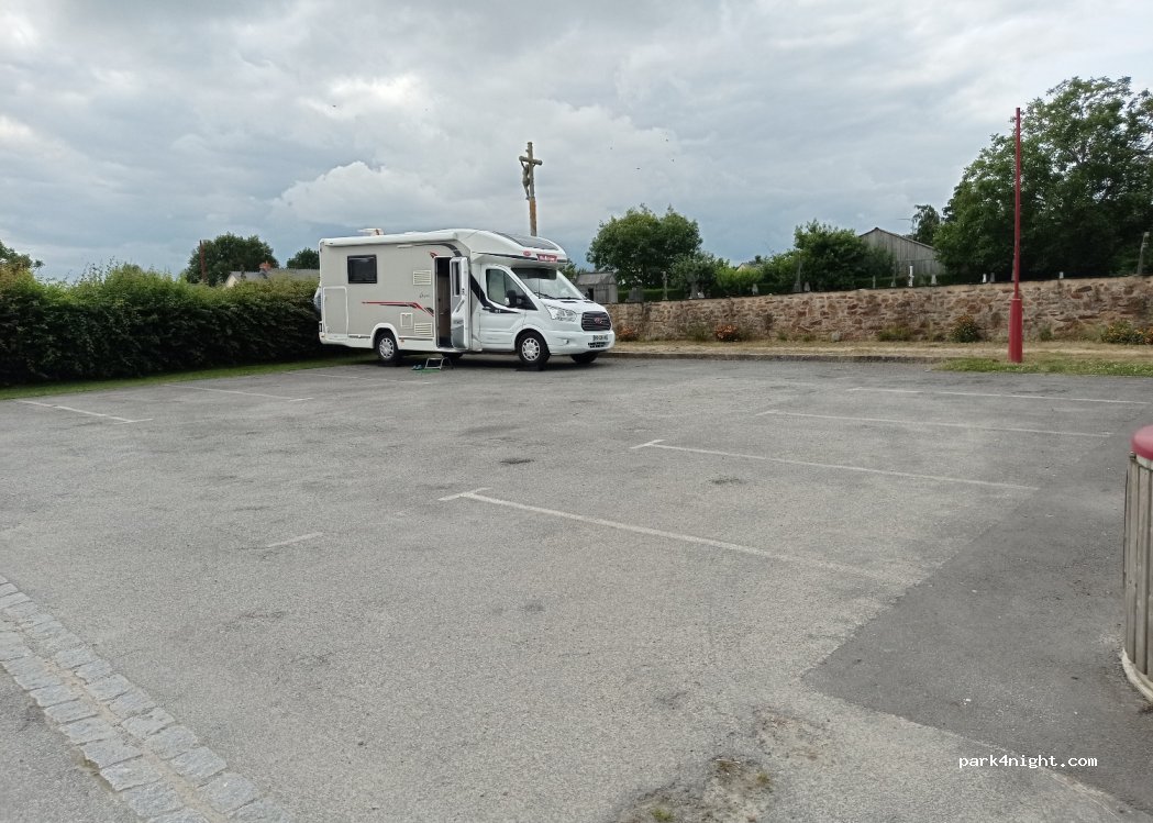 (35370) Saint-Germain-du-Pinel - D37 — foto