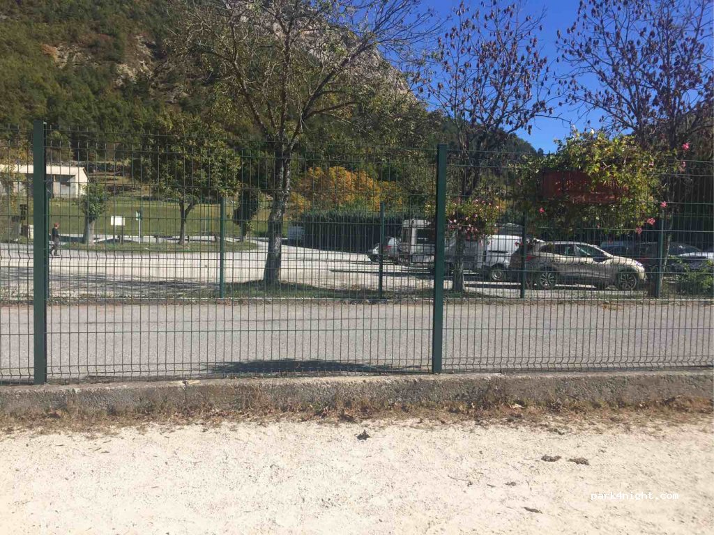 (04170) Saint-Julien-du-Verdon - Les Rougières — foto 3