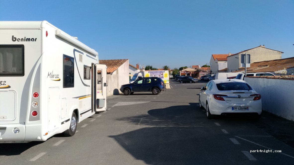 (17310) Saint-Pierre-d'Oléron - 20 Rue du Port — foto