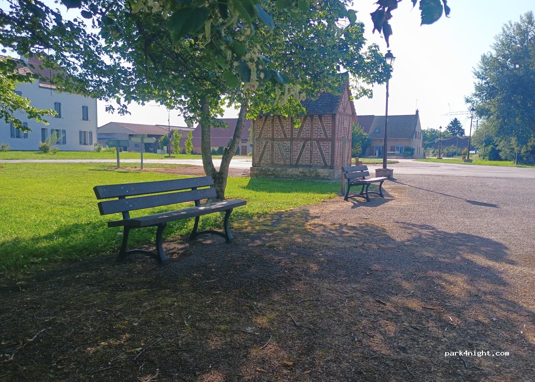 (71620) Saint-Didier-en-Bresse - 3 Place du Paquier — foto 4