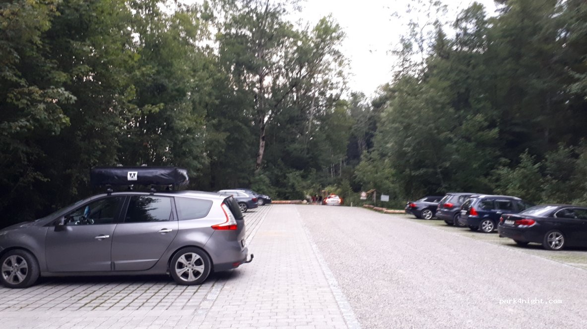 (83623) Dietramszell - 6 Klosterplatz. Am Weiherfeld — foto