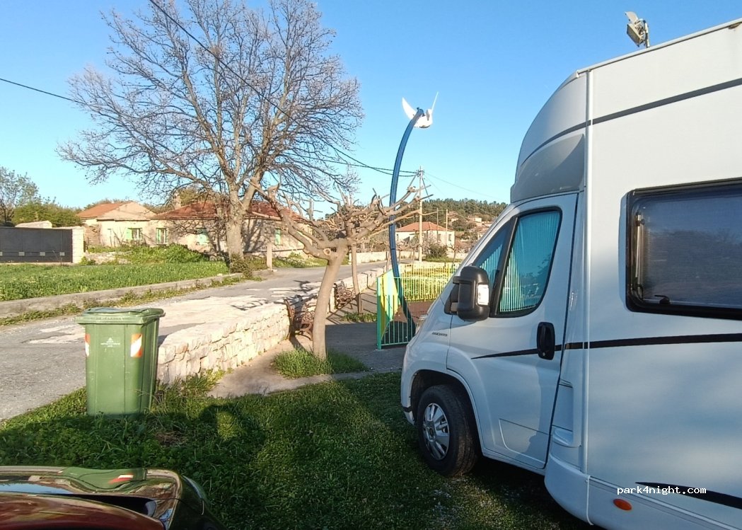 (223 00) Pigadi - Unnamed Road — foto 3