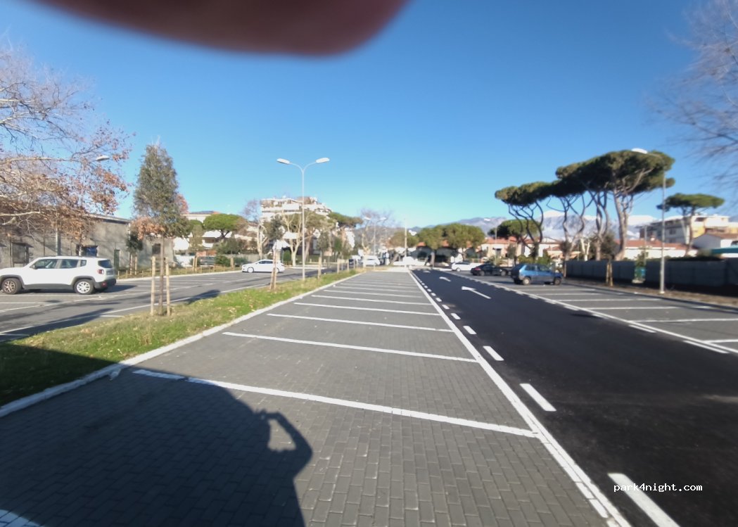 (54033) Marina di Carrara - 59 Viale Cristoforo Colombo — foto 4