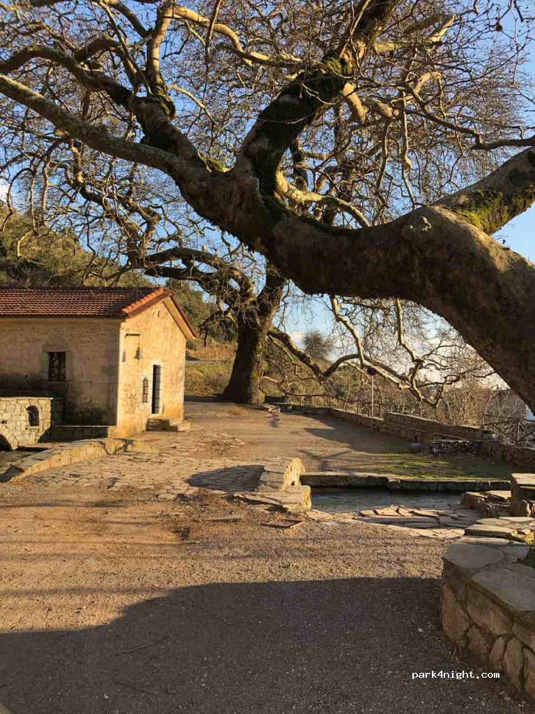 (220 07) Dimitsana - Ydrokiniseos — foto
