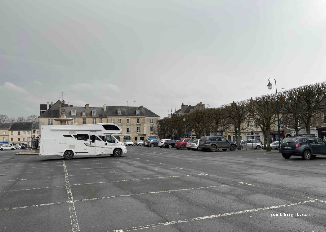 (14400) Bayeux - 14 Rue du Marché — foto