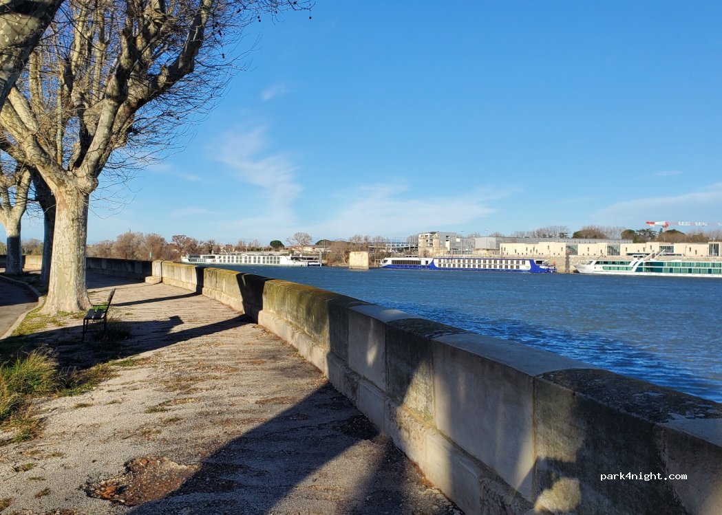 (13200) Arles - 4 Quai Saint-Pierre — foto 4