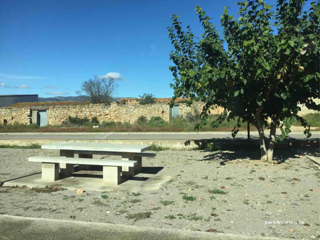 (12183) Vilanova d'Alcolea - 485 Plaça Poligono 6 — foto