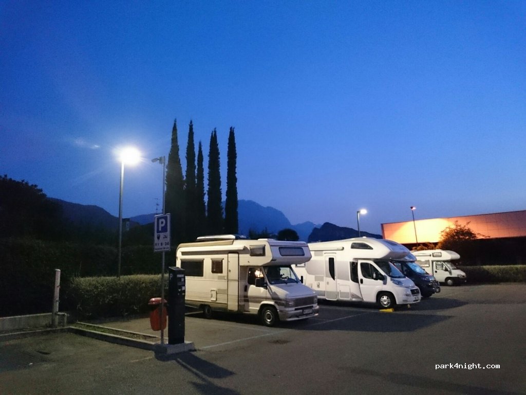 (38062) Arco - Strada Statale 45 bis Gardesana Occidentale — foto