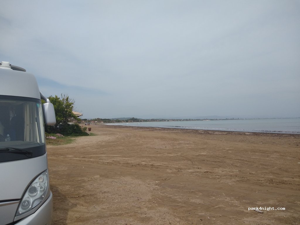 (270 67) Katakolo - Unnamed Road — foto
