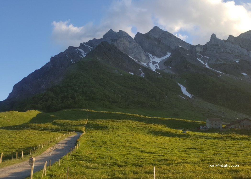 (74220) La Clusaz - 7548 Route du Col des Aravis — foto
