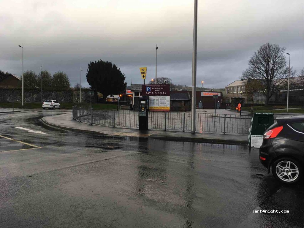 (EH45 8EJ) Peebles - 3 Station Bank — foto 3