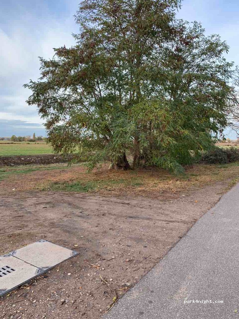 (68766) Hockenheim - 23 Hinter den Bergen — foto