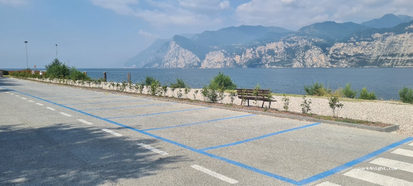 (37018) Malcesine - Via Gardesana Orientale — foto