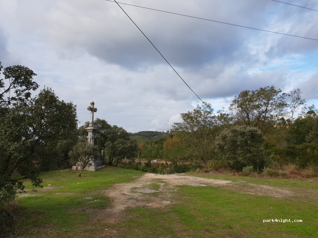 (2440-208) Reguengo do Fetal - 15 Estrada de Fátima — foto