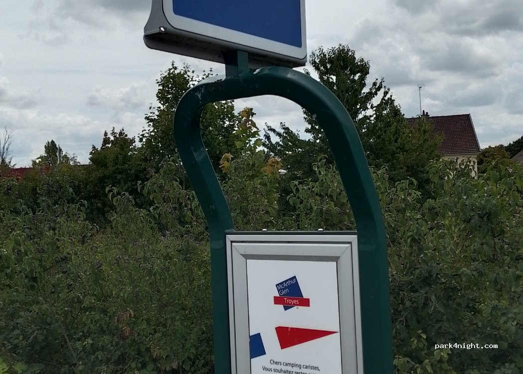 (10150) Pont-Sainte-Marie - Unnamed road — foto 3