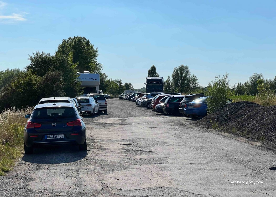 (04435) Schkeuditz - 1-5 ROBA Straße — foto
