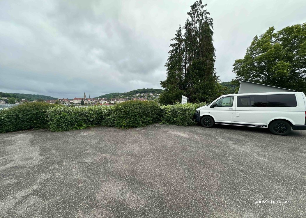 Aire camping-car Saint-Nicolas-de-Bliquetui — foto 4