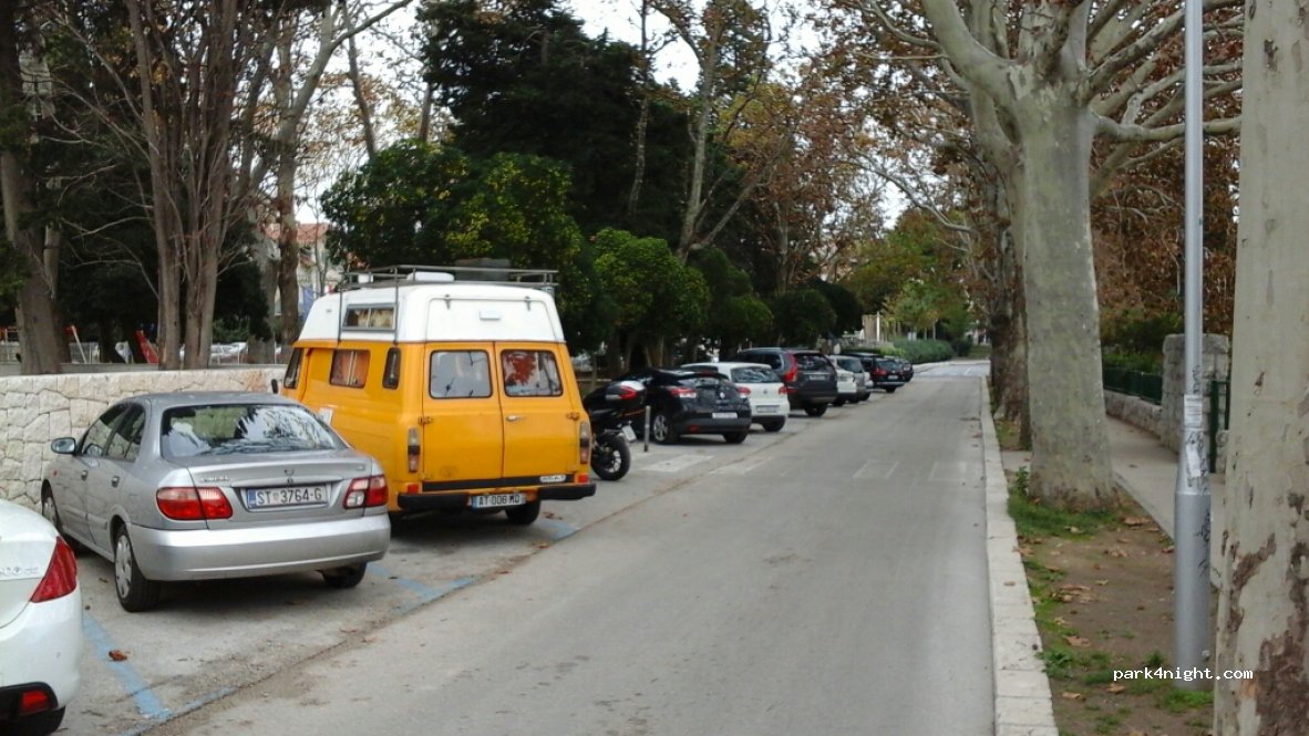 (21000) Split - 5 Šetalište Petra Preradovića — foto