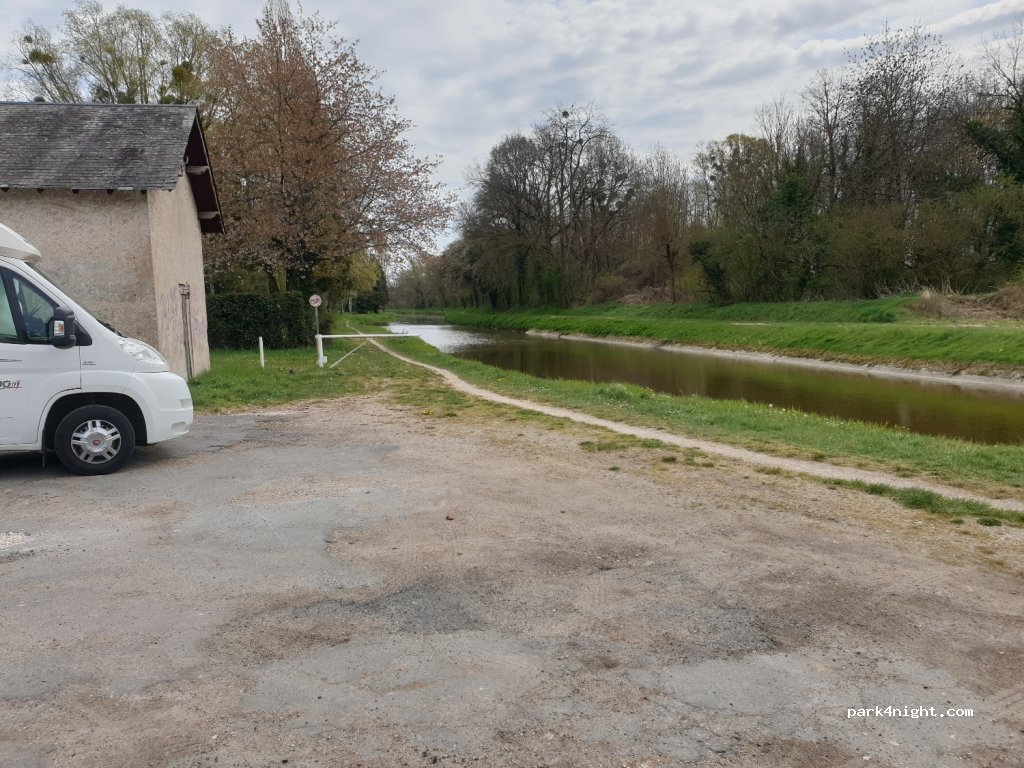 (45450) Fay-aux-Loges - 69 Route de Nestin — foto