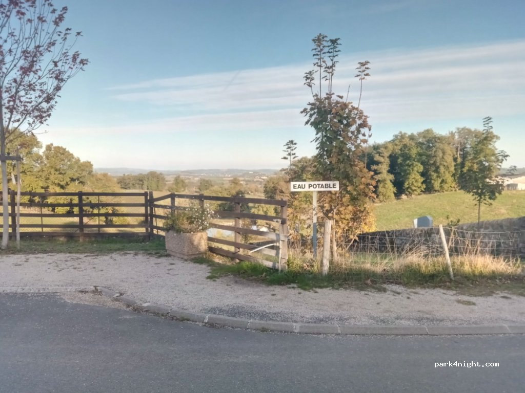 (46100) Saint-Jean-Mirabel - Le Bourg — foto