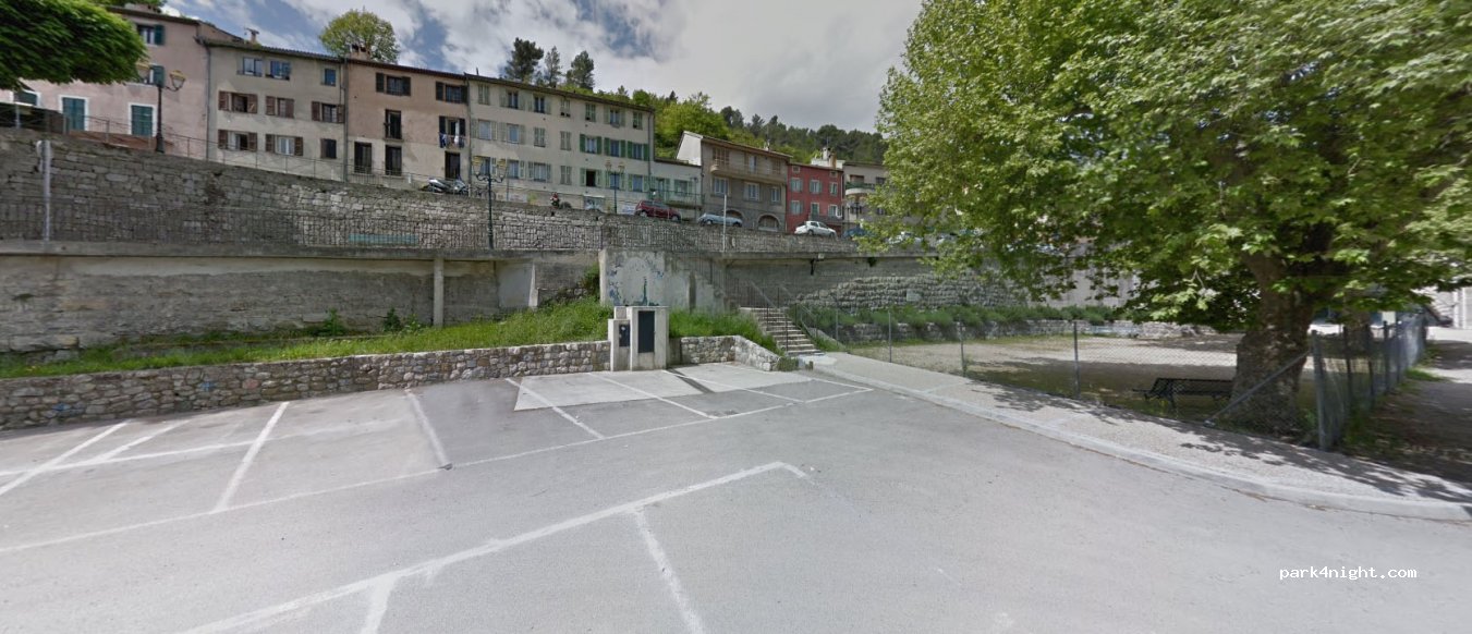 (06440) L'Escarène - Place Camous — foto