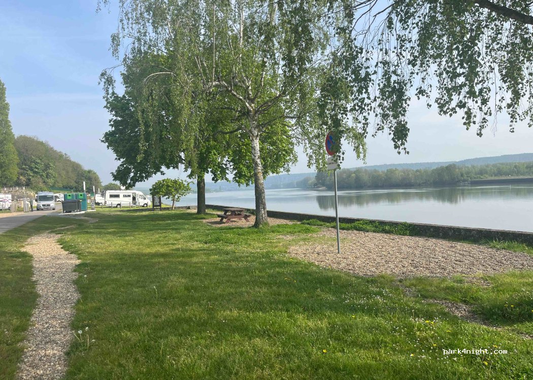 (76940) La Mailleraye-sur-Seine - 2-6 Quai Paul Girardeau — foto 3