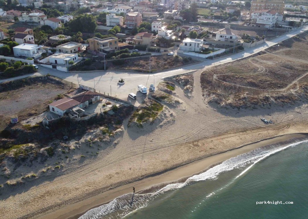 (92100) Fiumenaro - Unnamed Road — foto 2