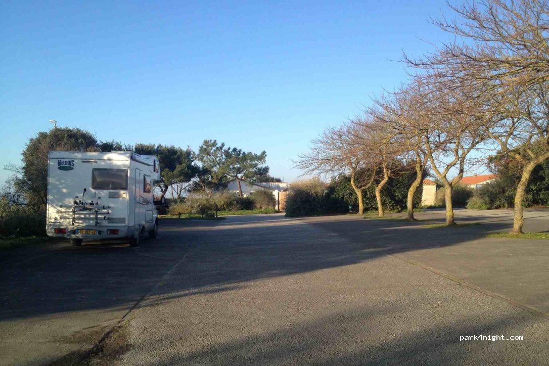 (17137) Nieul-sur-Mer - D106E1 — foto