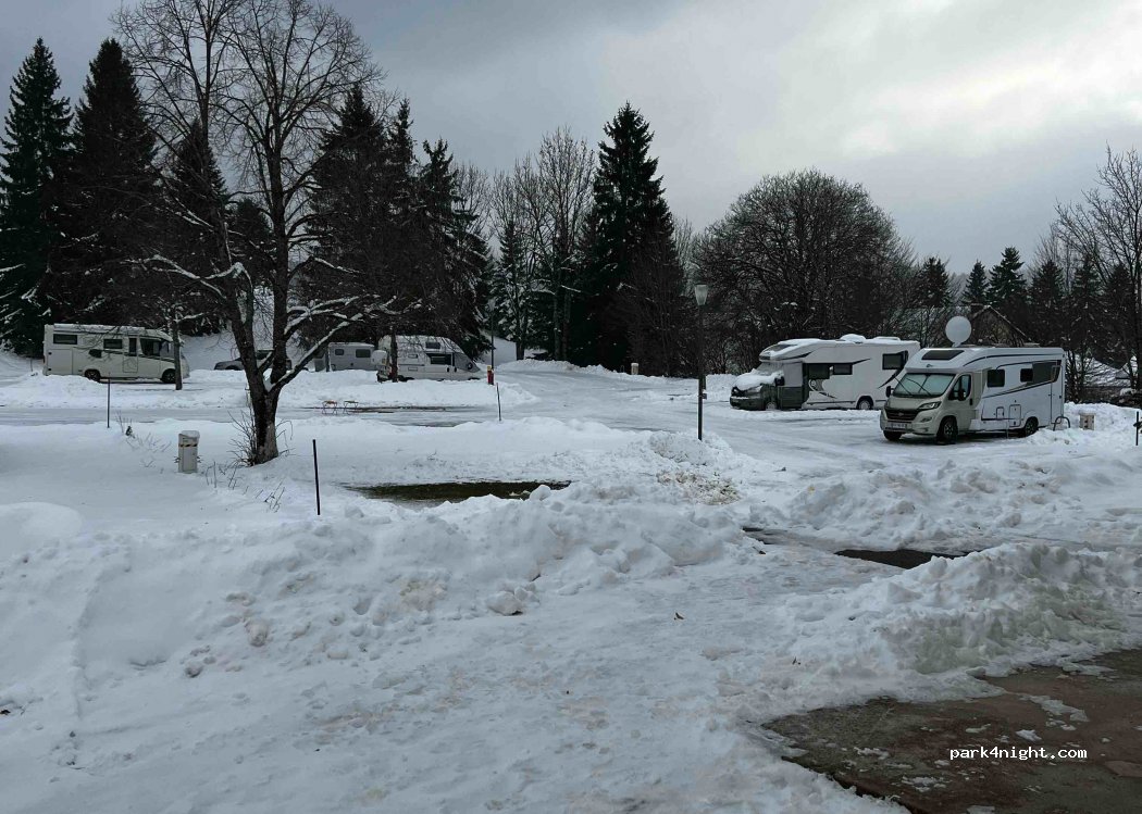 Camping caravaneige Jura Le Champ de Mars — foto 2