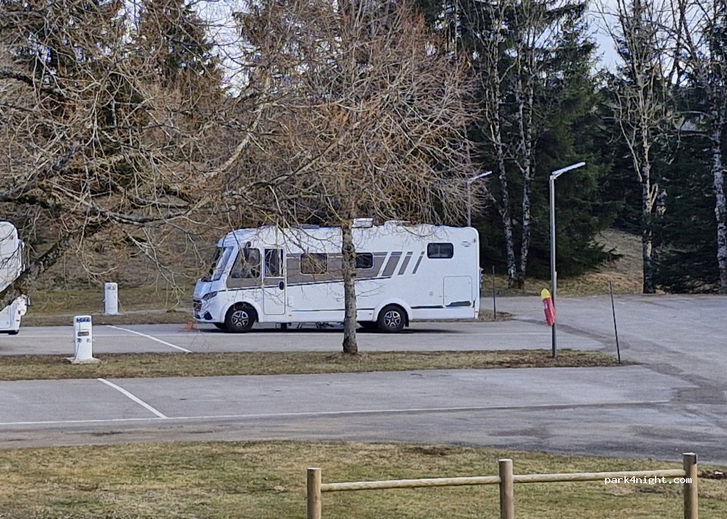 Camping caravaneige Jura Le Champ de Mars — foto 4