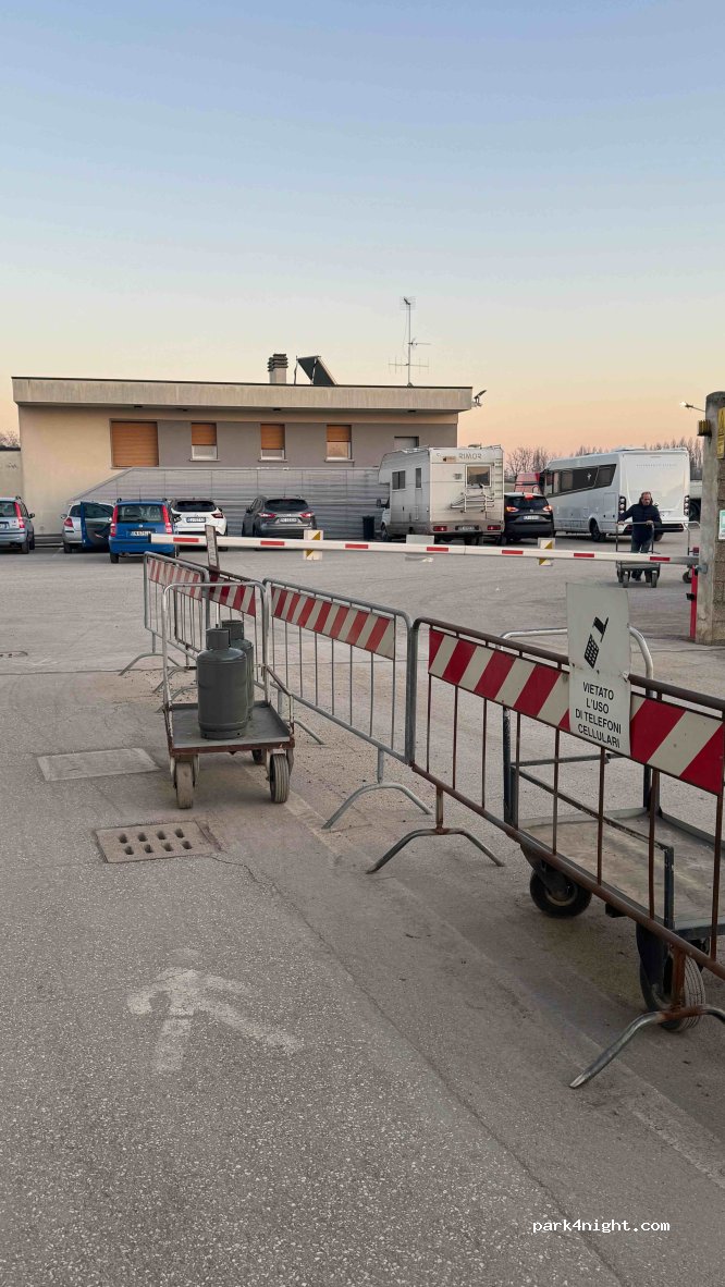 (40127) Bologna - 1 Via Quarto di Sopra — foto 2