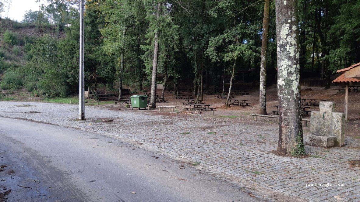 (4860) Cabeceiras de Basto - 137 Rua Vinha de Mouros — foto