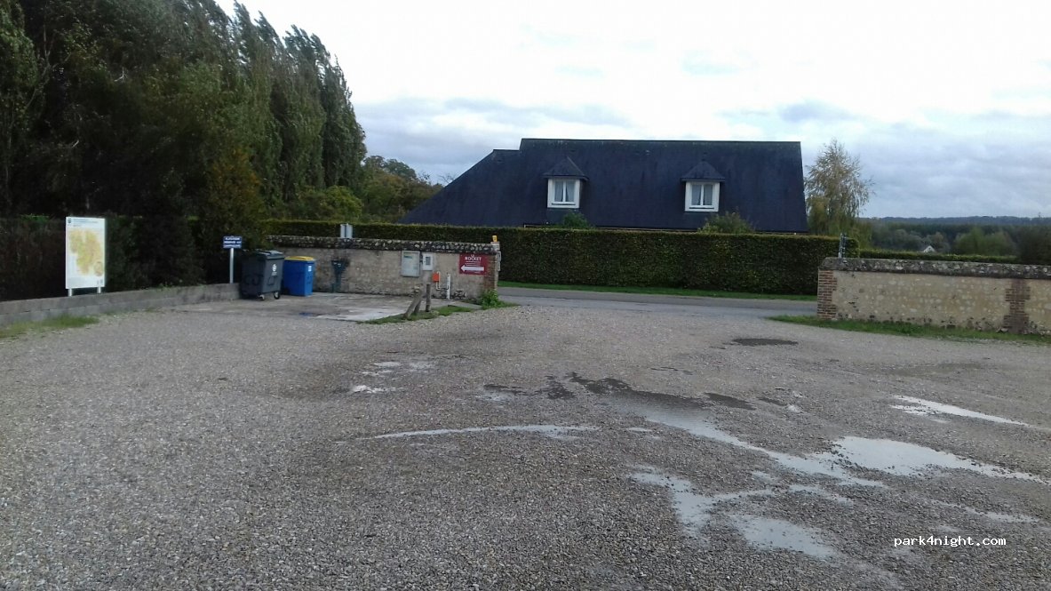 (76480) Jumièges - Rue Alphonse Callais — foto 2