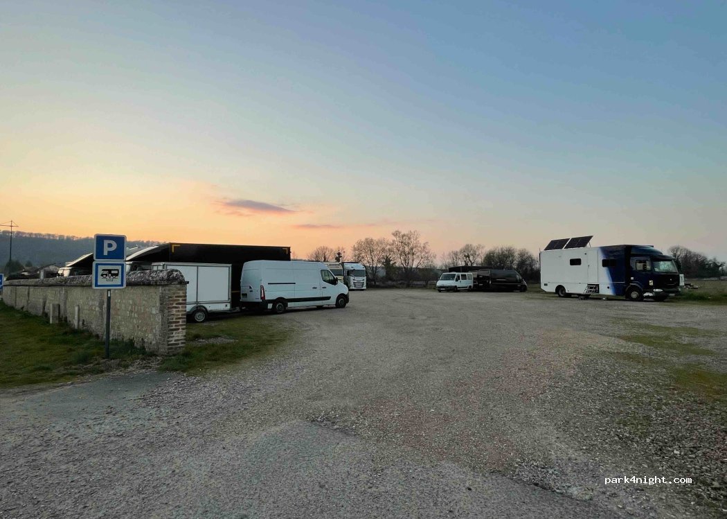 (76480) Jumièges - Rue Alphonse Callais — foto 5