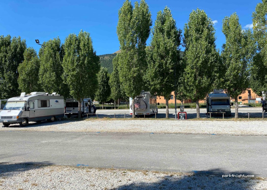 Area Sosta Camper G. Carlini — foto