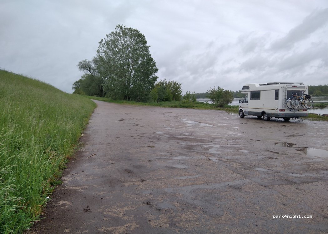 (24-100) Gołąb - 68 Pocztowa — foto
