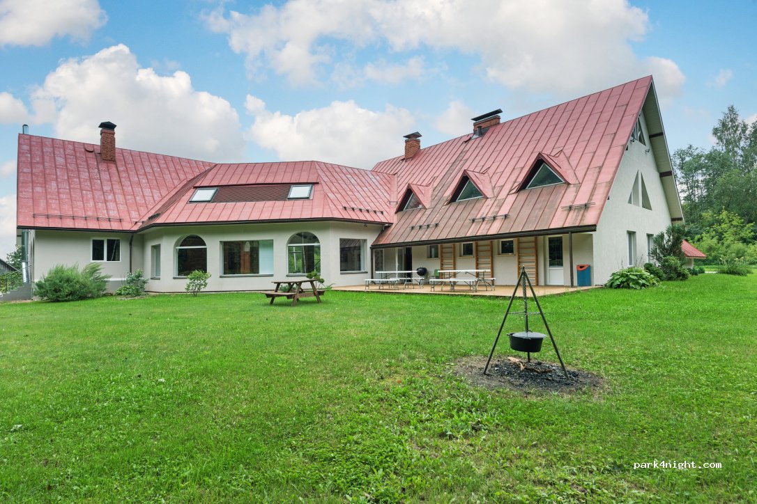 Viesu Nams Zvīguļi — foto