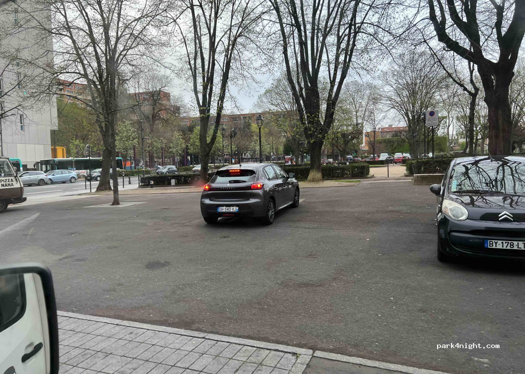 (94200) Ivry-sur-Seine - 83 Avenue Georges Gosnat — foto