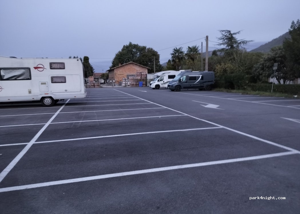 (06024) Gubbio - 7 Via Beniamino Ubaldi — foto 2