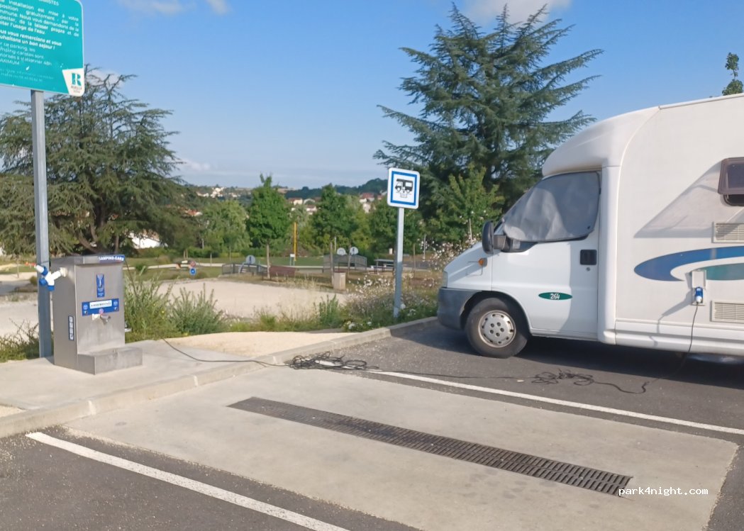 (16600) Ruelle-sur-Touvre - 1 Impasse de Puyguillen — foto