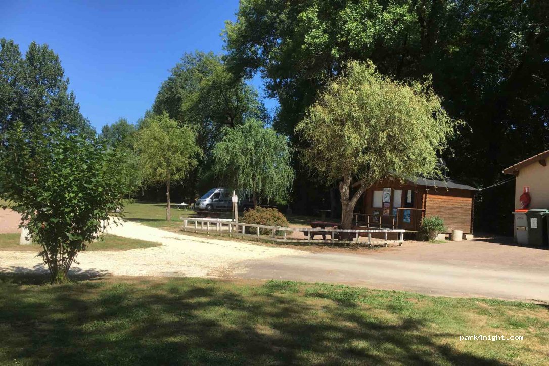 Camping municipal St-Pierre-de-Côle — foto 2