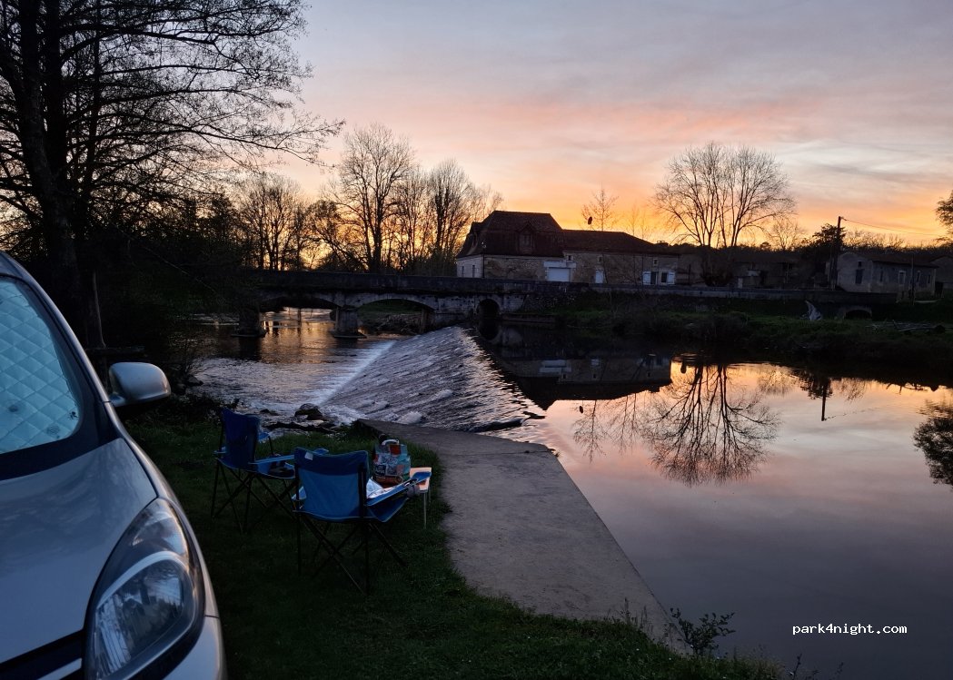 Camping municipal St-Pierre-de-Côle — foto 4