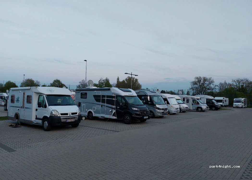 Wohnmobilstellplatz Celle — foto